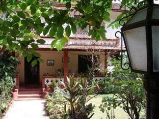 Отель Cancio'S House Aldona Экстерьер фото