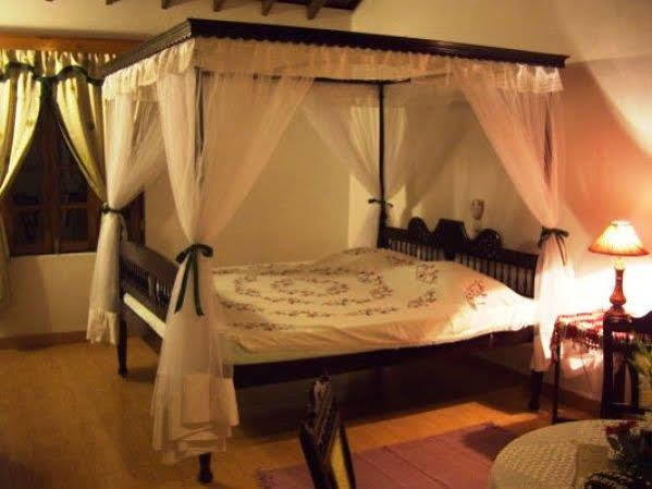 Отель Cancio'S House Aldona Экстерьер фото