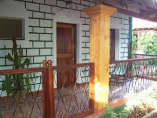 Отель Cancio'S House Aldona Экстерьер фото